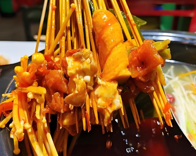 何家香串串香火锅加盟