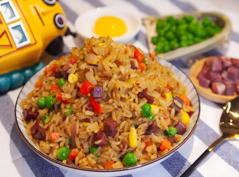 捞鲜森炒饭加盟