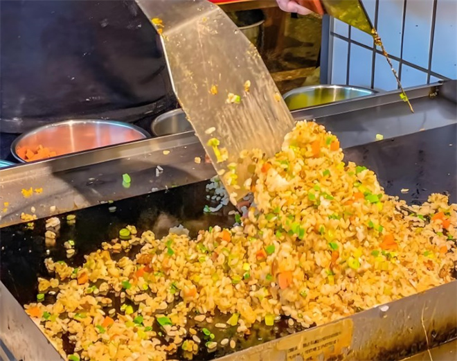 新米多多铁板炒饭