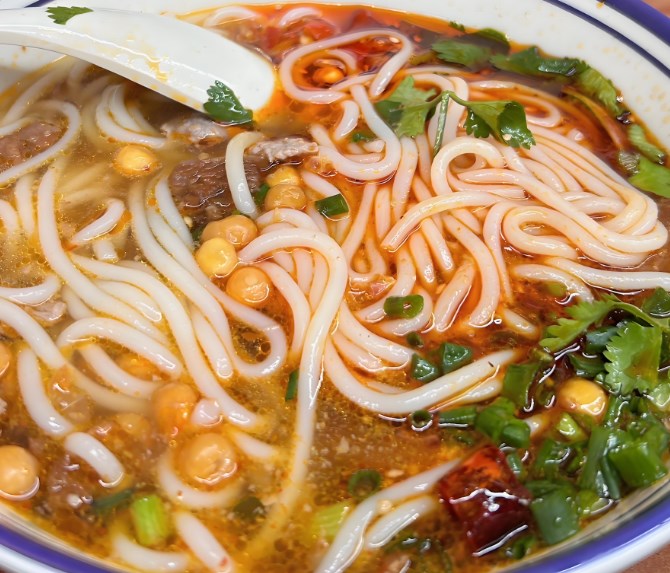 孙教头生烫牛肉米线加盟