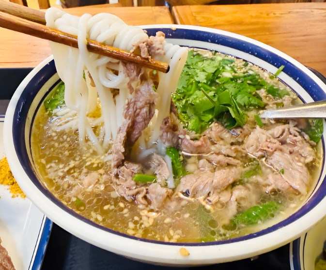 孙教头生烫牛肉米线加盟