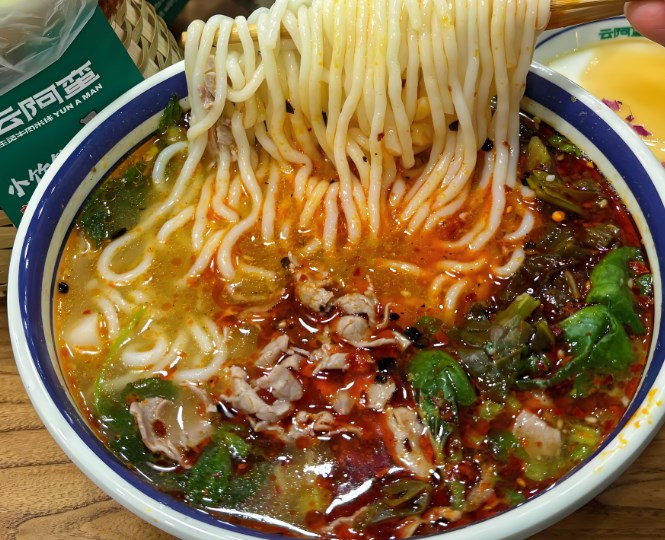 嘉牛哥生烫牛肉米线加盟