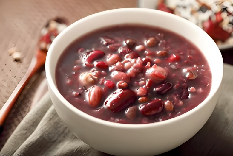 皇城边鲜肉包八宝粥