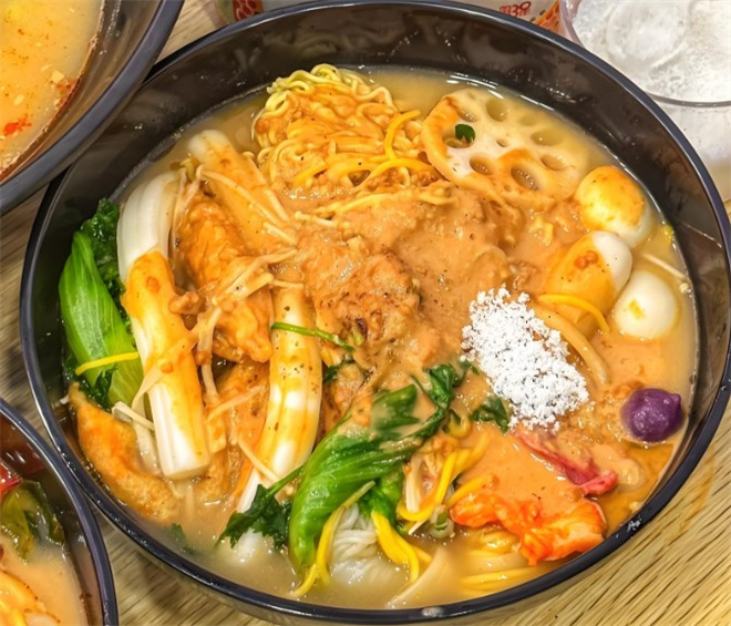 杉秋舍黏糊麻辣烫