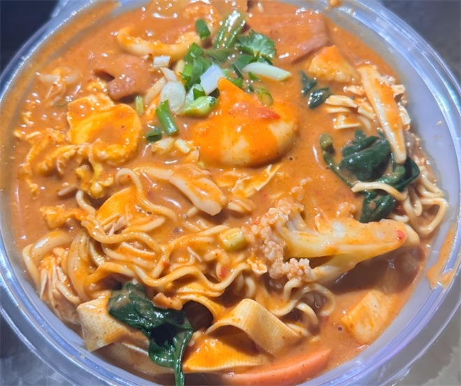 杉秋舍黏糊麻辣烫加盟