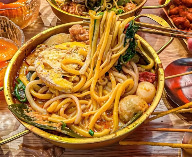 杉秋舍黏糊麻辣烫加盟