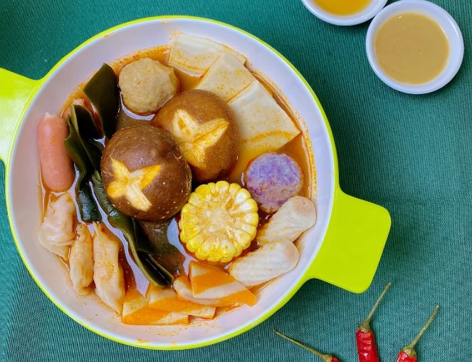 雄赳赳麻辣烫加盟