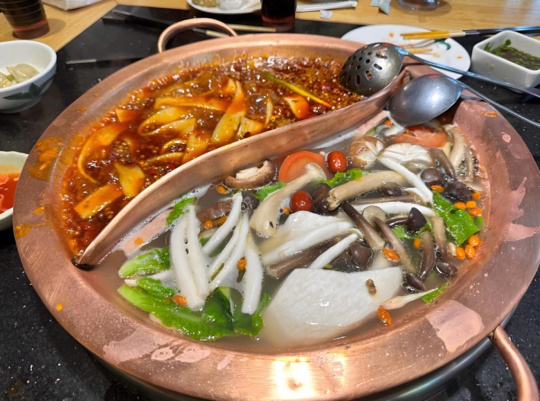 茁玉两间牛杂老火锅加盟