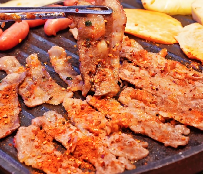 烟火烤铺无限烤肉加盟