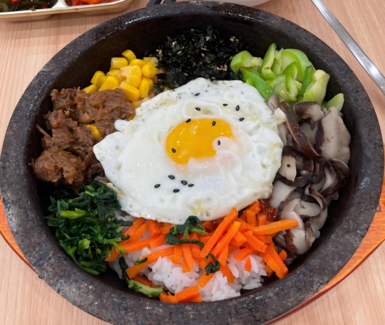 盈香村石锅拌饭