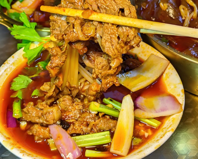 李鲜庭鲜切牛肉冒菜