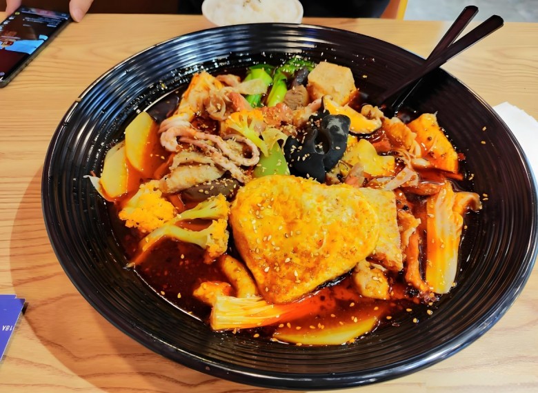 李鲜庭鲜切牛肉冒菜