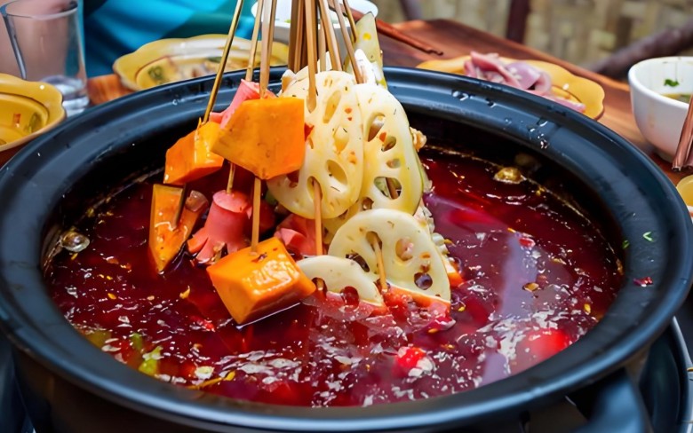 朱七七砂锅串串香