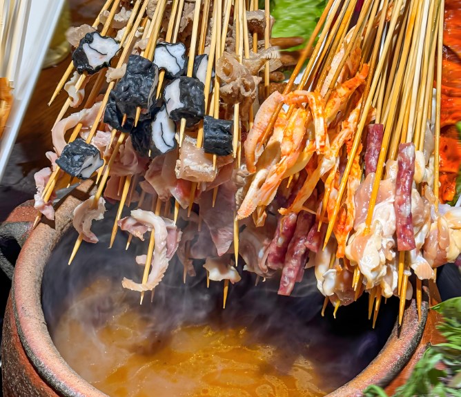 长寿老妈砂锅串串香加盟