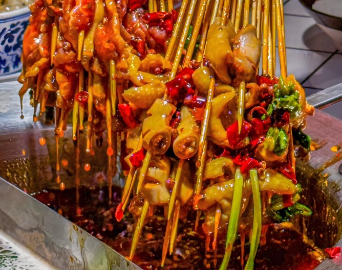 朱七七砂锅串串香