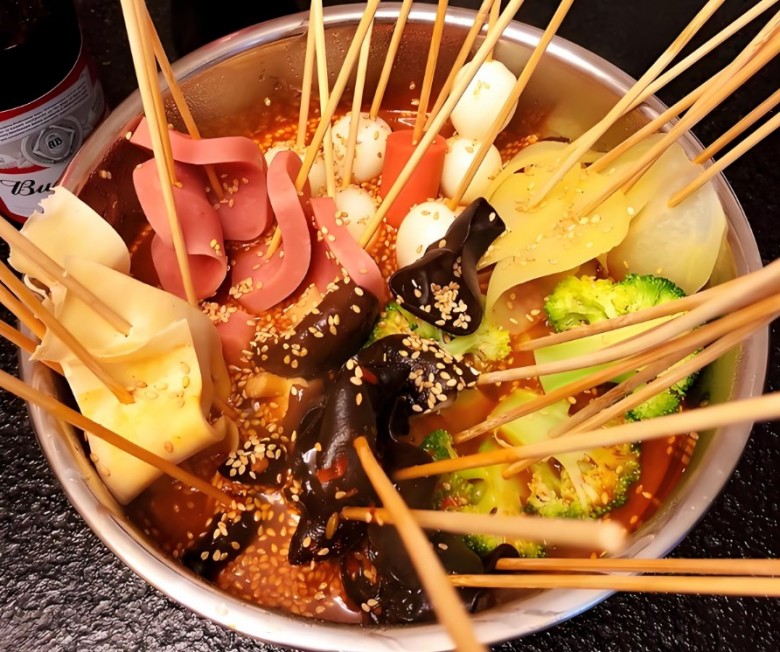 朱七七砂锅串串香