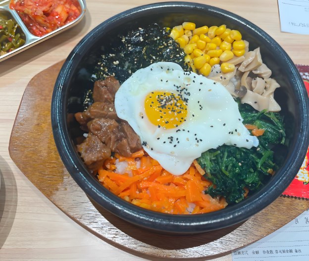 咕噜噜石锅拌饭加盟