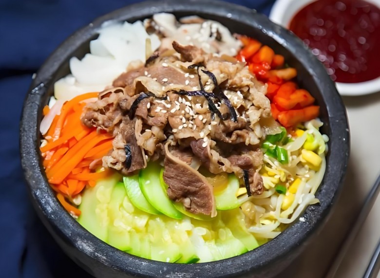 咕嚕嚕石鍋拌飯