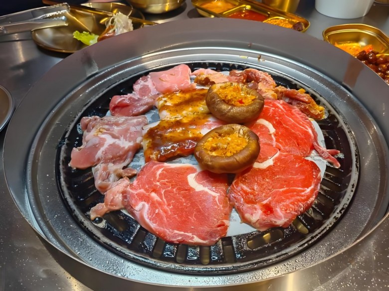 鑫东宫自助烤肉加盟