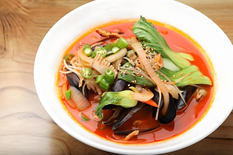 艳红麻辣烫加盟