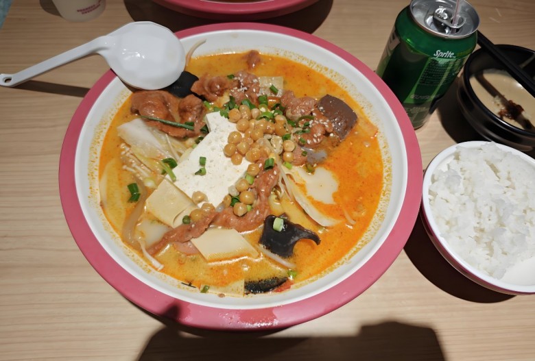 味亨骨汤冒菜加盟