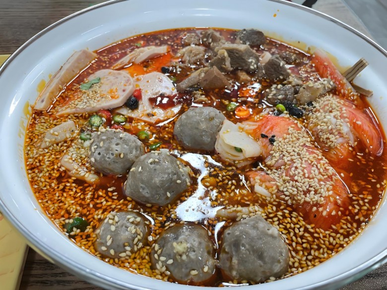 味亨骨湯冒菜