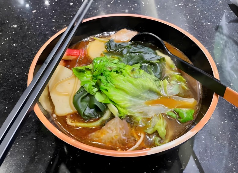 静安小亭麻辣烫