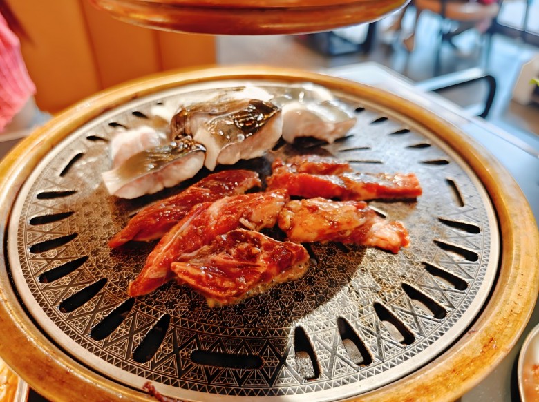 鼎极金牌自助烤肉加盟