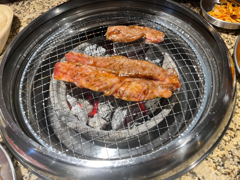 渝玖宜自助烤肉加盟