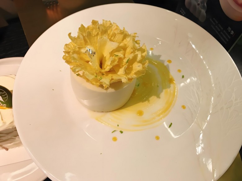 借山而作面包蛋糕