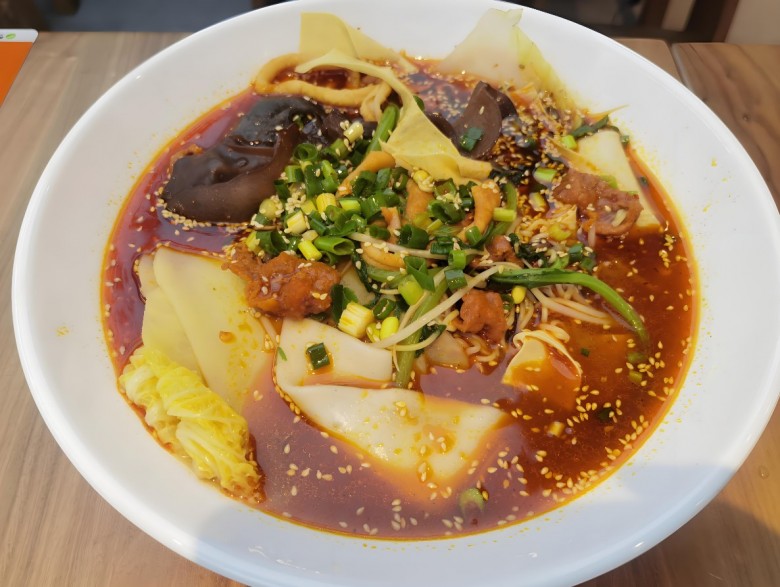 李海龍麻辣燙