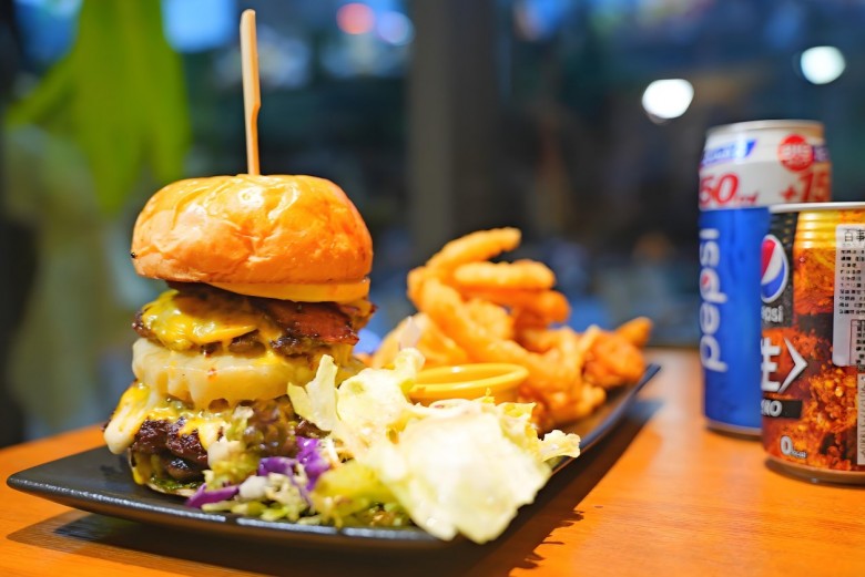 MUA摩造手作汉堡加盟