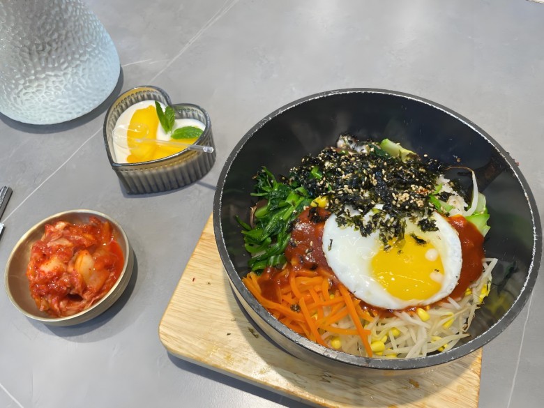 高小妞花式拌饭加盟