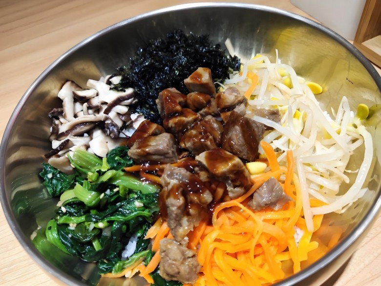 高小妞花式拌饭