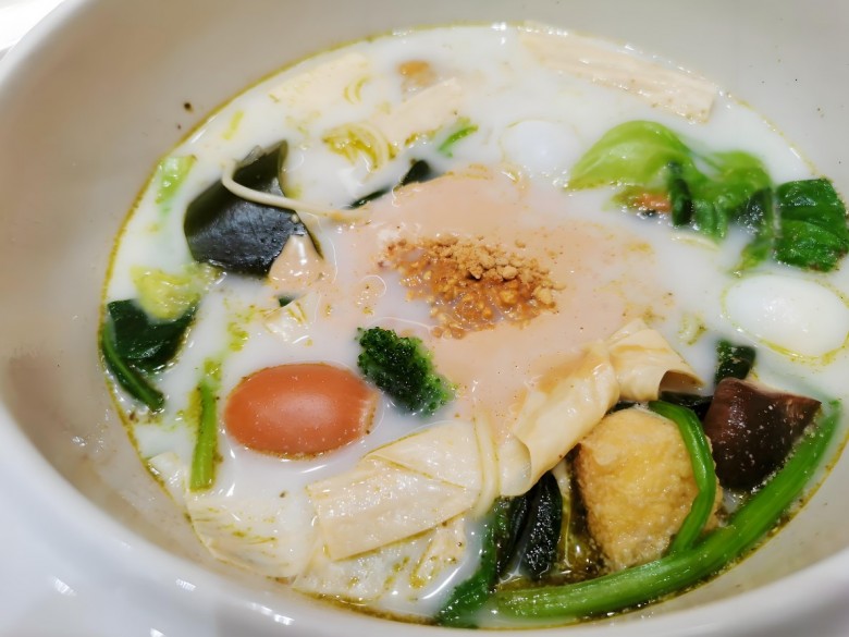 李国伟骨汤麻辣烫加盟