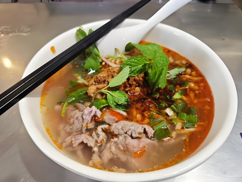 鲜好婆生烫牛肉米线