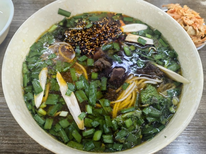 李成就鲜烫牛肉米线加盟