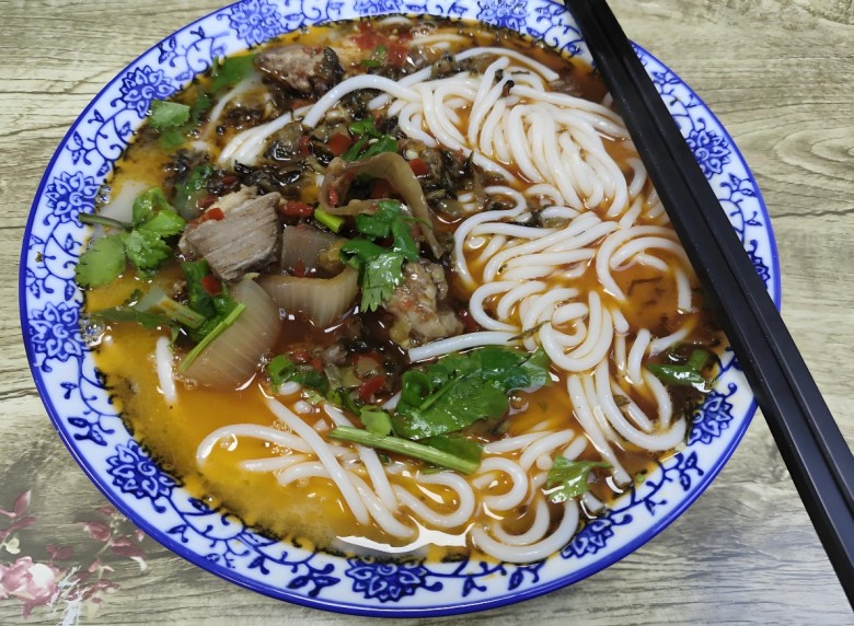 牛一菲贵州牛肉粉