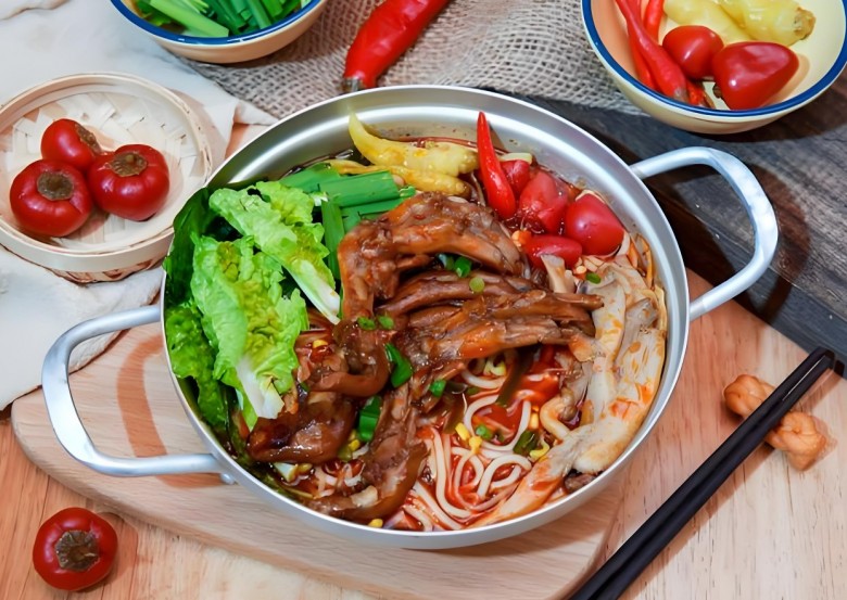 正南柒百泡椒砂鍋米線 正南柒百泡椒砂鍋米線