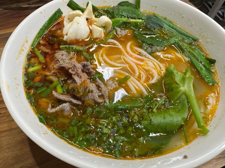 鲜好婆生烫牛肉米线