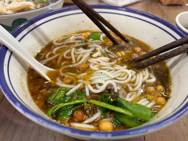 李成就鮮燙牛肉米線