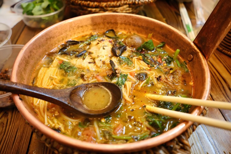 赵阗阗生烫牛肉米线