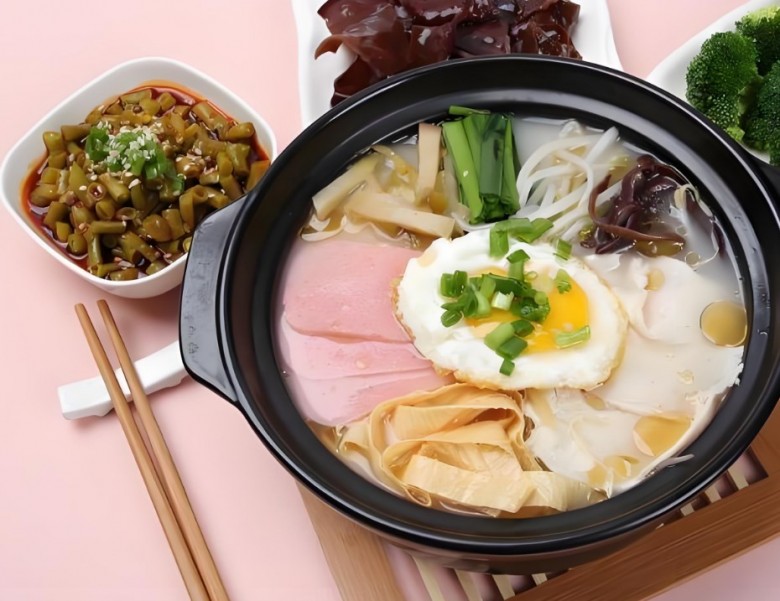 三品阁过桥米线加盟