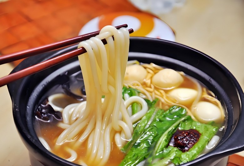 三品阁过桥米线