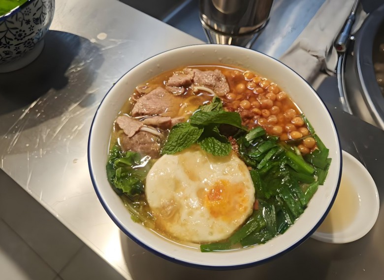 窄巷口生燙牛肉米線