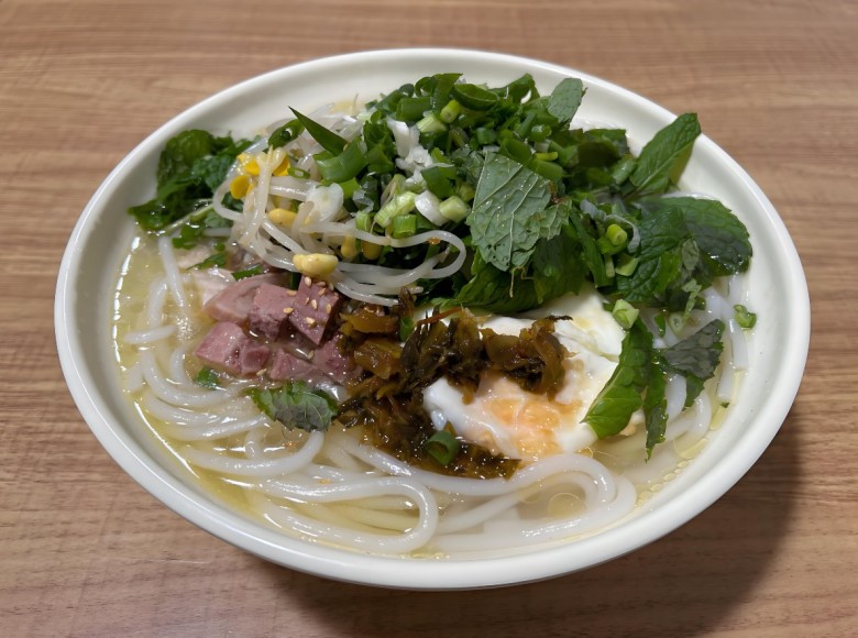 賣牛翁鮮切牛肉米線