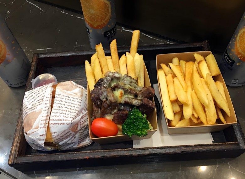 沙朗阿甘鲜肉汉堡