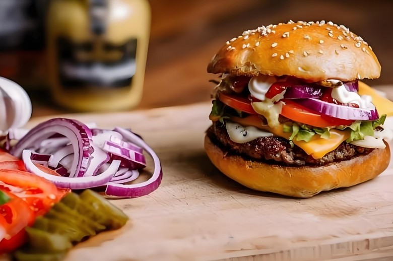 沙朗阿甘鲜肉汉堡