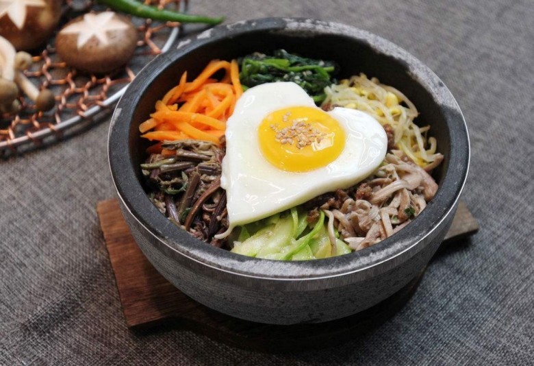 欧尼姐姐石锅拌饭加盟