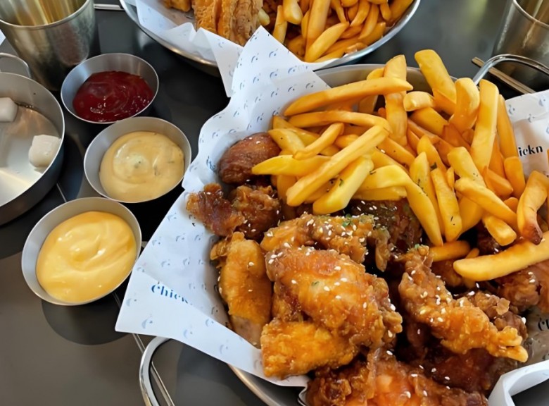 炸鸡草给料放题自助